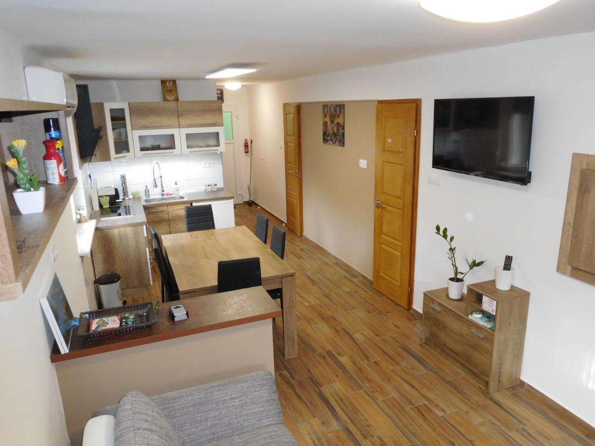 Golden Apartman オロシュハーザ エクステリア 写真