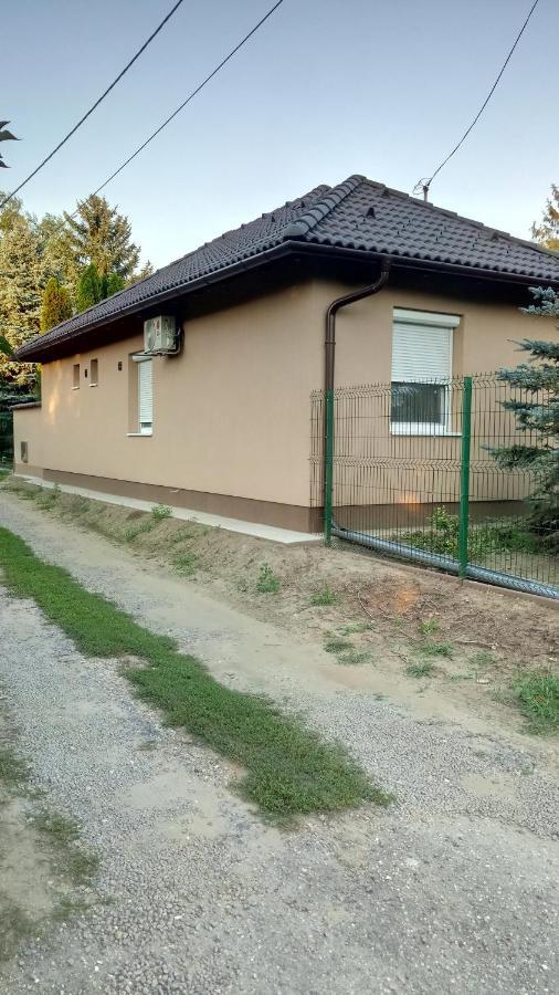 Golden Apartman オロシュハーザ エクステリア 写真