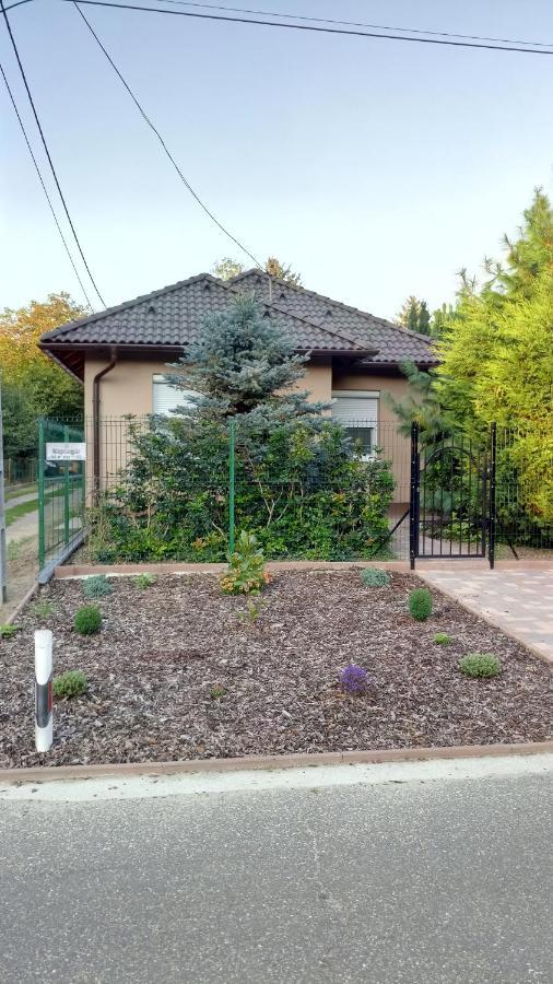 Golden Apartman オロシュハーザ エクステリア 写真